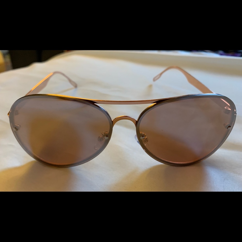 Rose gold oversized aviator sunglasses